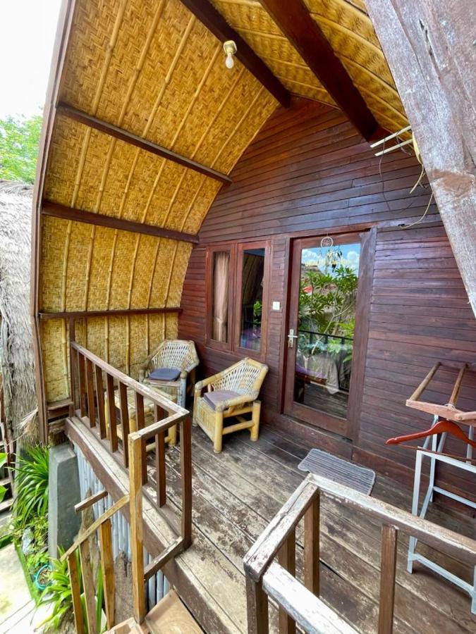 The Golden Ave Bungalow Gili Trawangan Exterior photo